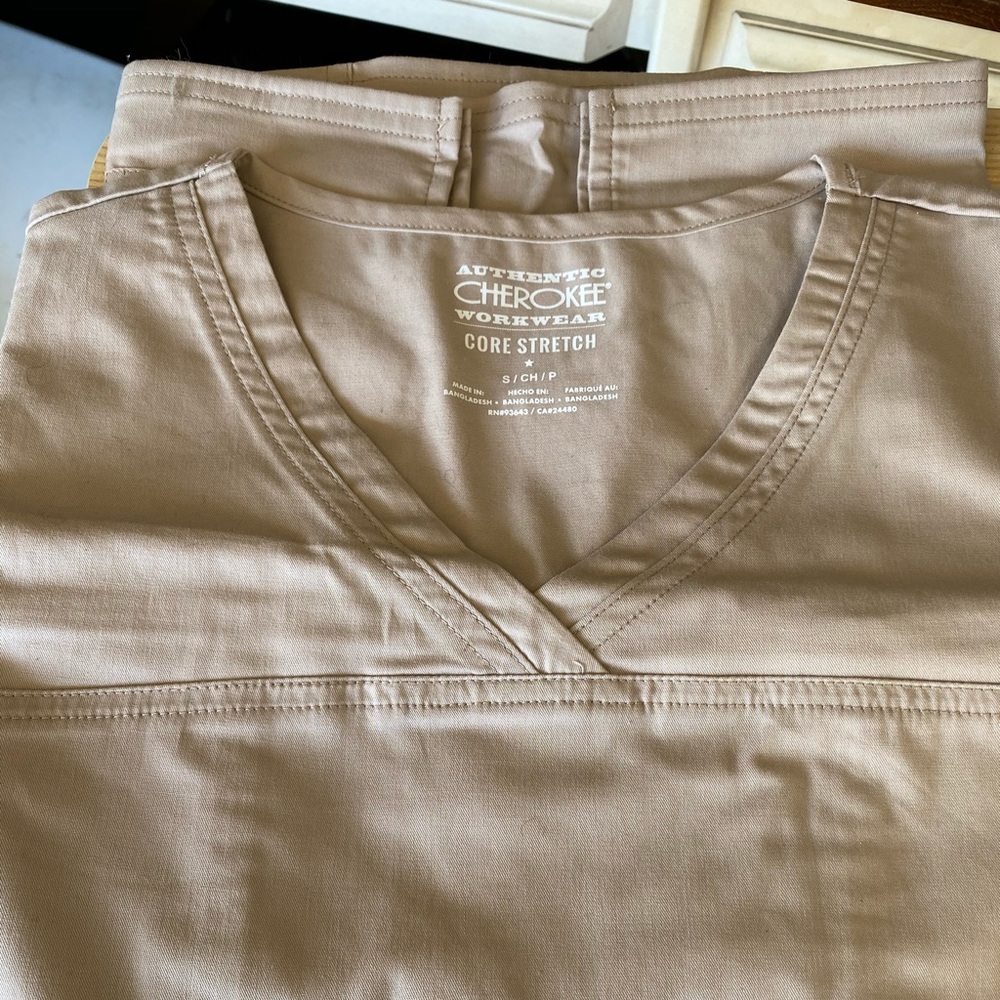 Cherokee Workwear tan scrub top, NEW